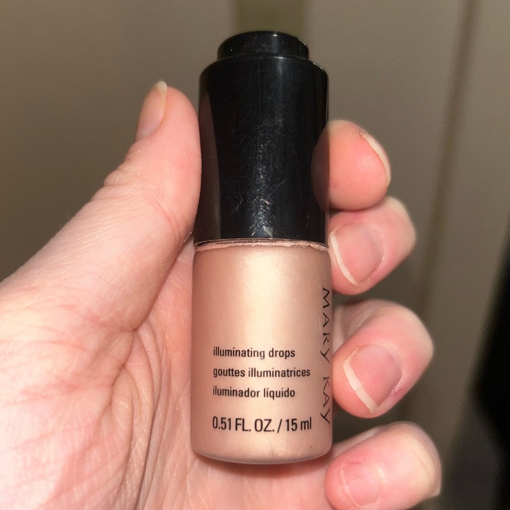 Mary Kay Silver Sands Illuminating Drops